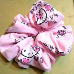 Hello kitty scrunchie